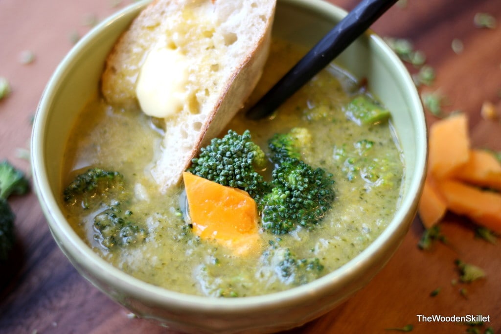 Broccoli Cheese Soup with Sauce Veloute Base - the perfect hearty soup recipe for fall and winter! thewoodenskillet.com #foodphotography