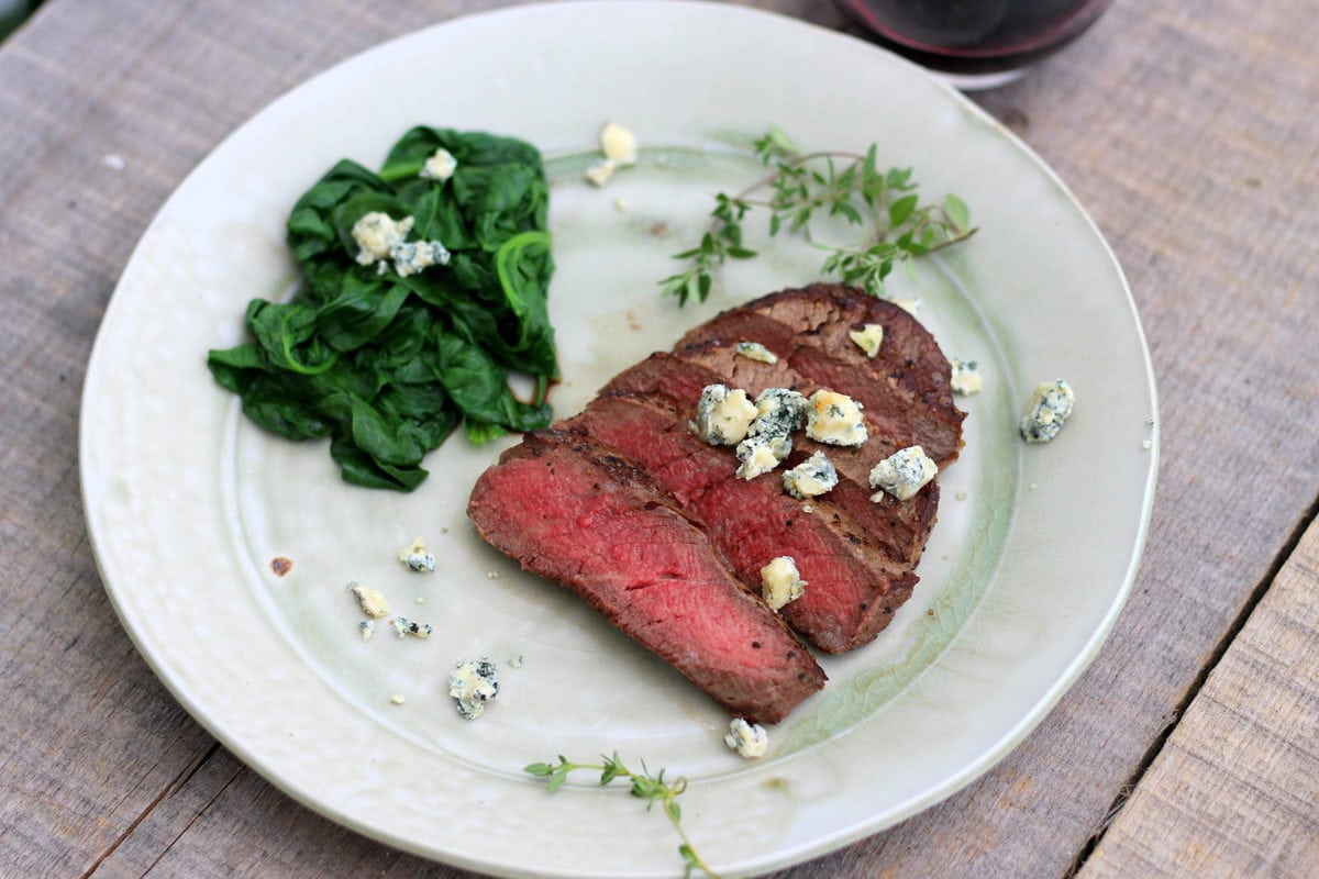 Pan-Fried Filet Mignon with Spinach