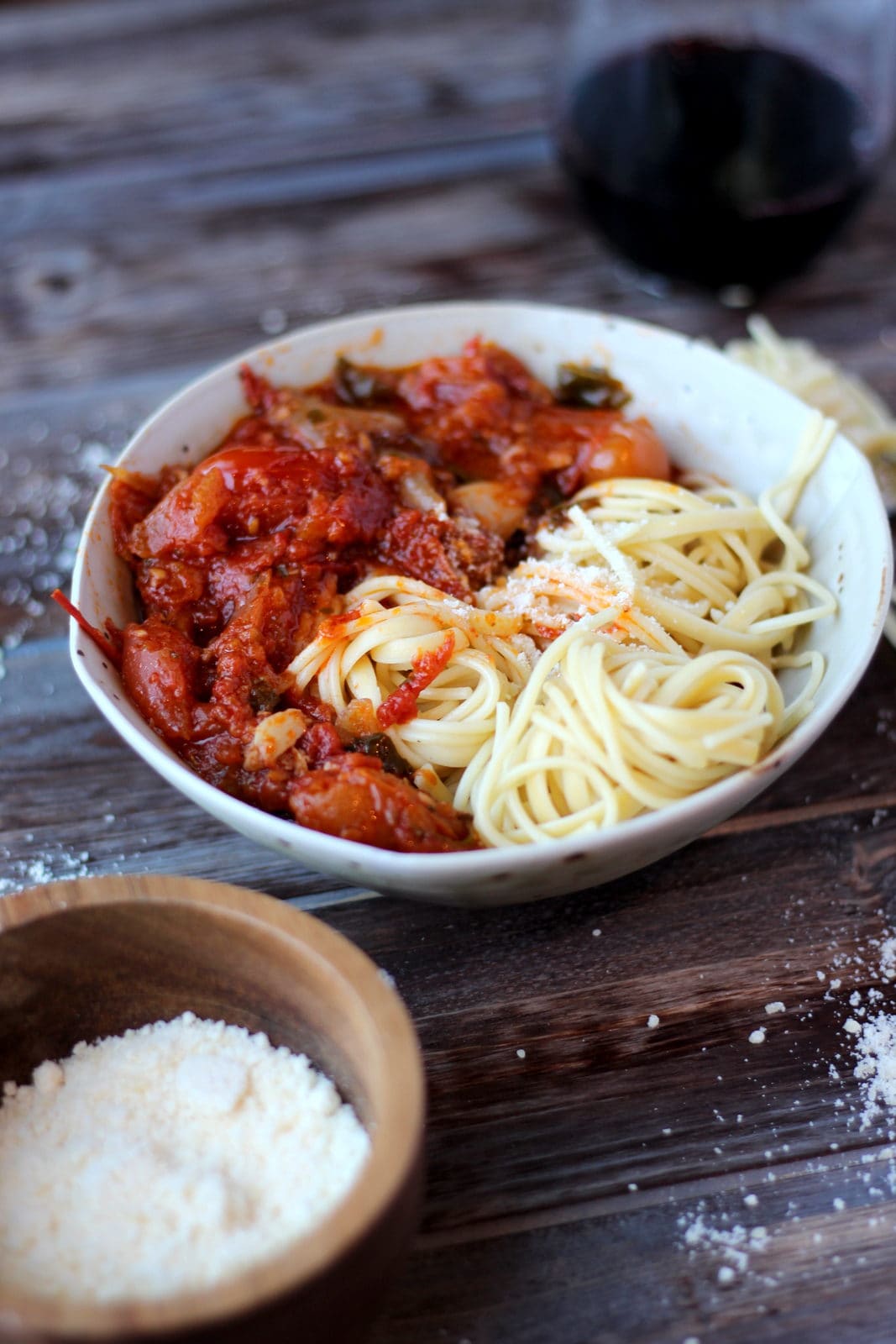 Chunky Roasted Tomato Sauce + Noodles - thewoodenskillet.com #pasta #marinara #spaghettisauce #homemade 