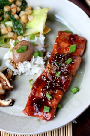 Miso Salmon in Foil with Shiitake Mushrooms and Miso Mayo - thewoodenskillet.com