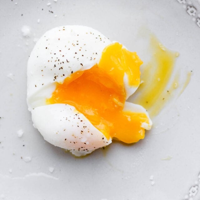 How to Poach an Egg - The Wooden Skillet