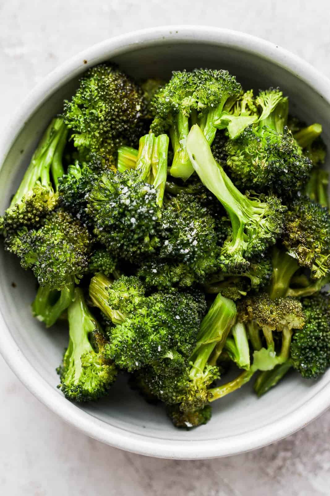 A bowl of easy smoked broccoli.