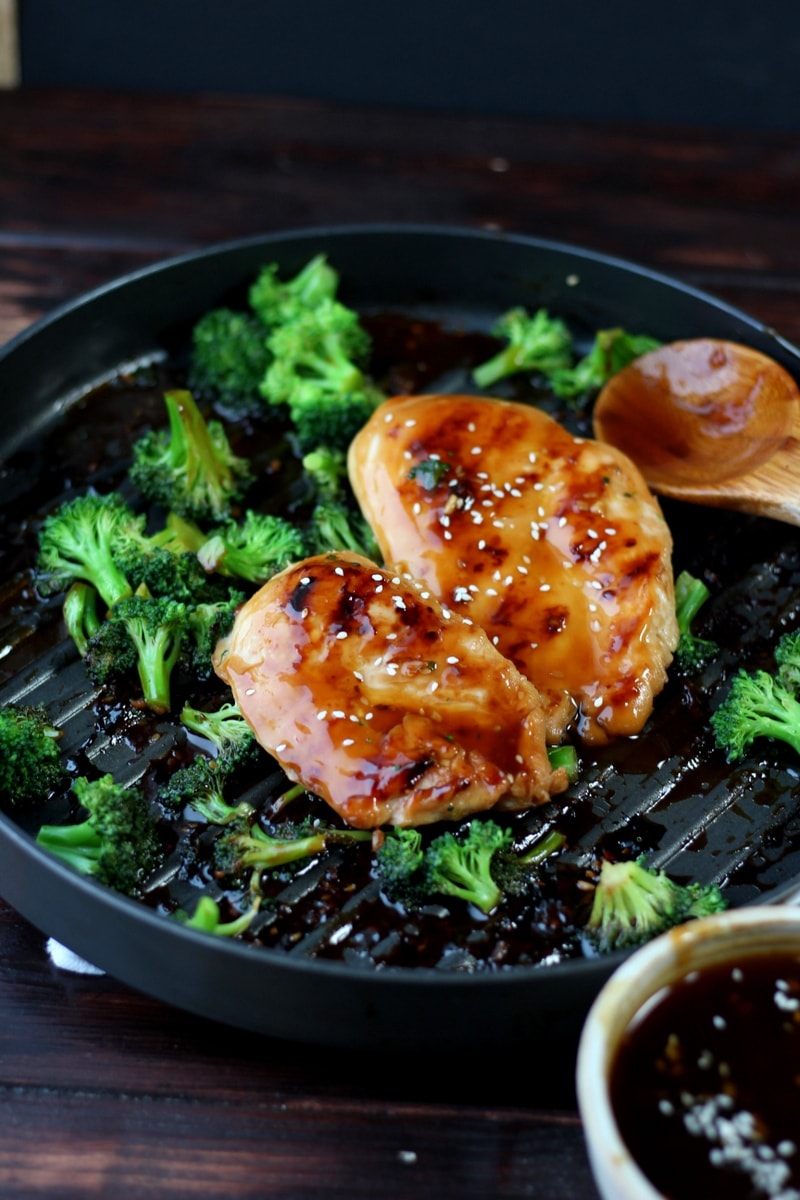 Easy Weeknight Teriyaki Chicken + Broccoli - thewoodenskillet.com