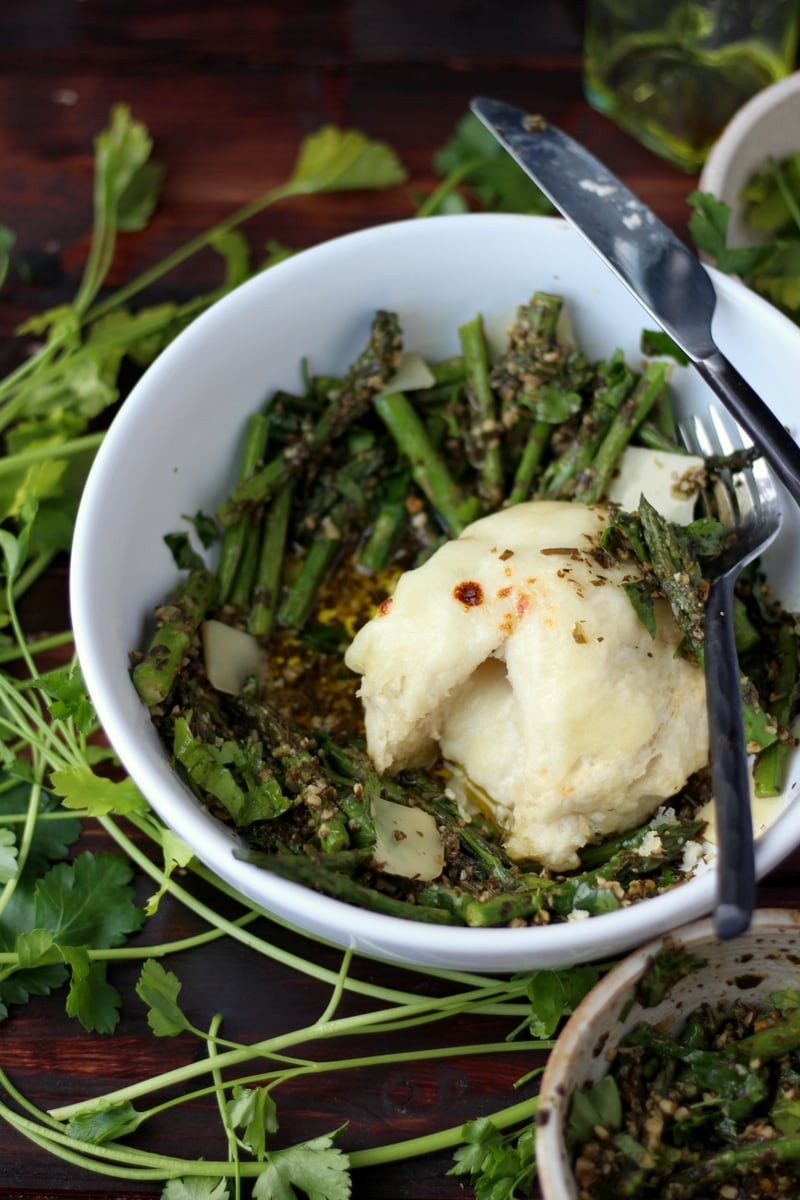 Cheese-Stuffed Dumplings + Pesto and Roasted Asparagus. The perfect meatless meal! thewoodenskillet.com