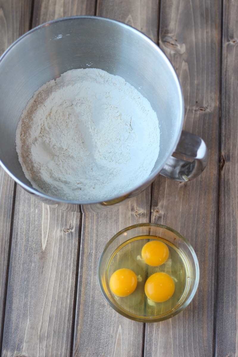 How to make homemade egg pasta - easy recipe for fresh pasta - thewoodenskillet.com