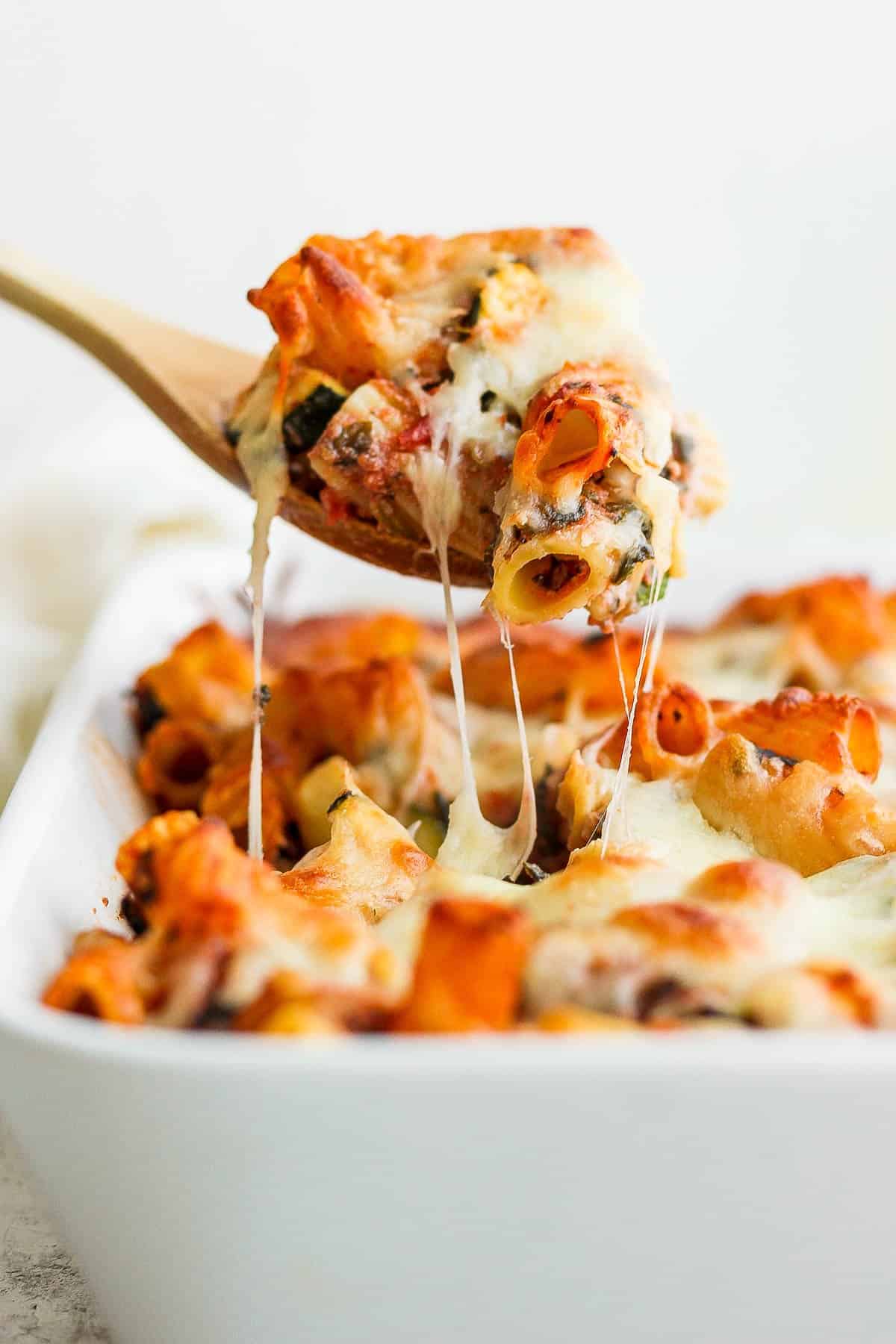 https://thewoodenskillet.com/wp-content/uploads/2017/03/baked-rigatoni-recipe-11.jpg