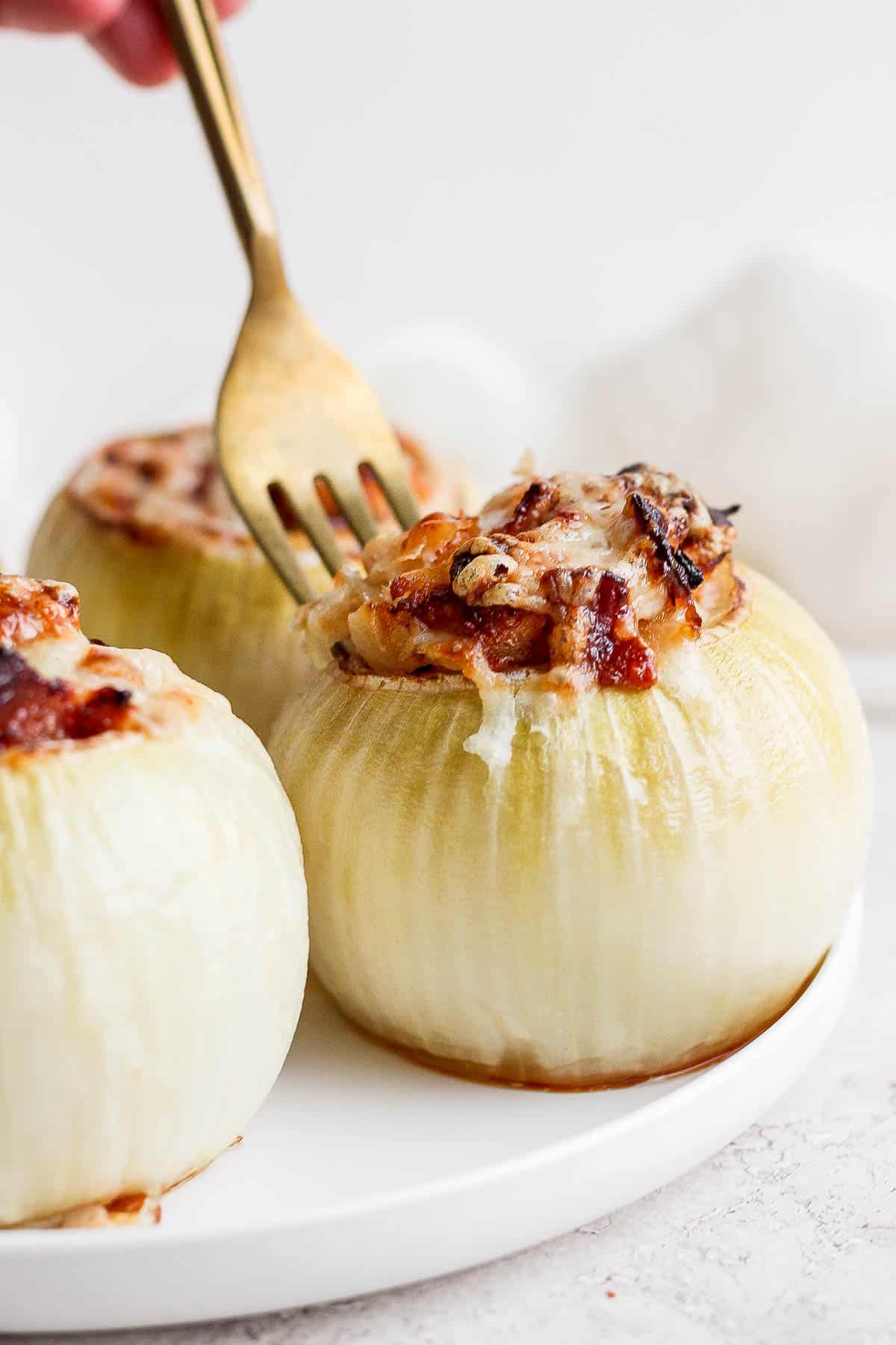 https://thewoodenskillet.com/wp-content/uploads/2017/03/stuffed-onions-recipe-13.jpg