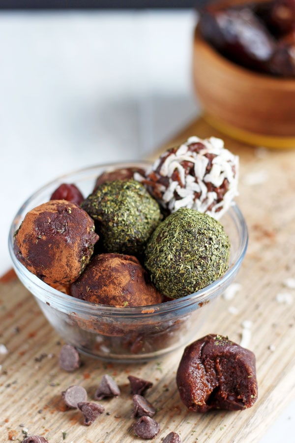 Easy Chocolate and Coconut Butter Energy Balls