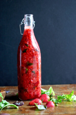 Fresh Strawberry Vinaigrette - a flavorful and delicious summer salad dressing! thewoodenskillet.com
