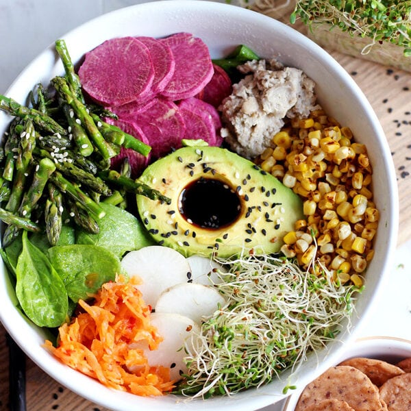 Summer Goddess Bowl - a healthy, nutrient-packed lunch or dinner - so healthy! thewoodenskillet.com