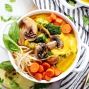 Creamy Butternut Squash Soup with Roasted Vegetables - a delicious and creamy vegan winter soup that is Whole30 compliant! thewoodenskillet.com