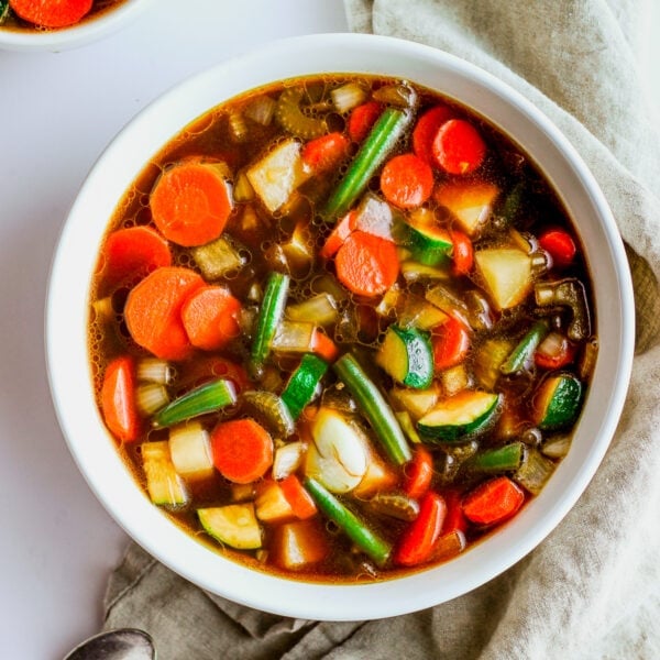 Savory Whole30 Vegetabe Soup - the most delicious vegetable soup ever - perfect winter soup! #whole30
