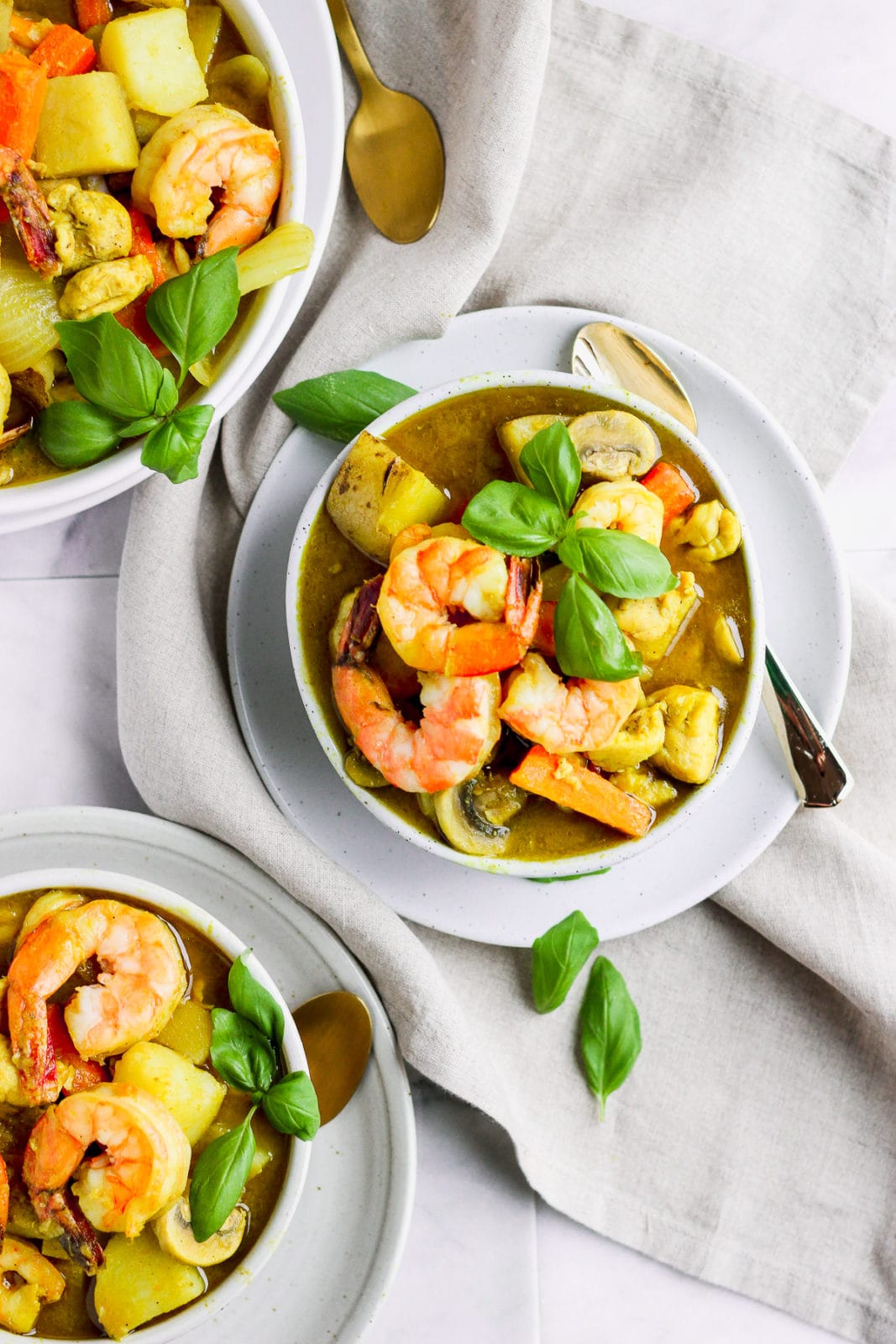 Ultimate Shrimp and Chicken Green Curry (Whole30) - an absolutely delicious lunch or dinner and makes perfect leftovers! #whole30