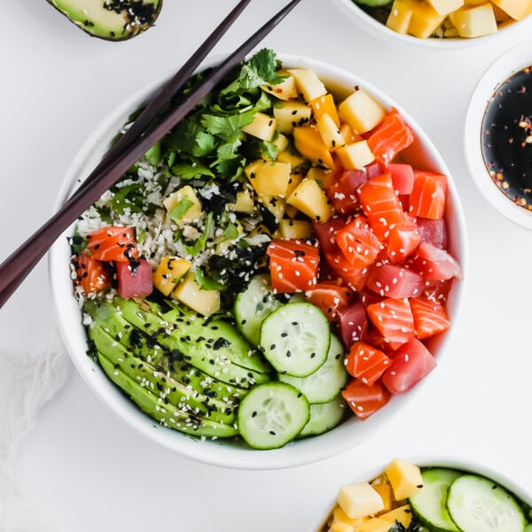 Epic Whole30 Sushi Bowl - the perfect date night dinner! #whole30 #paleo