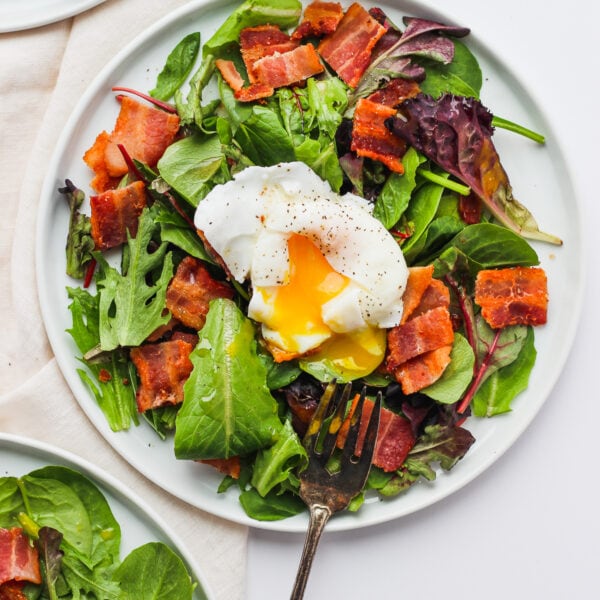 Whole30 Breakfast Salad with Soft-Boiled Egg - a satisfying and delicious spin on your breakfast! #whole30 #paleo
