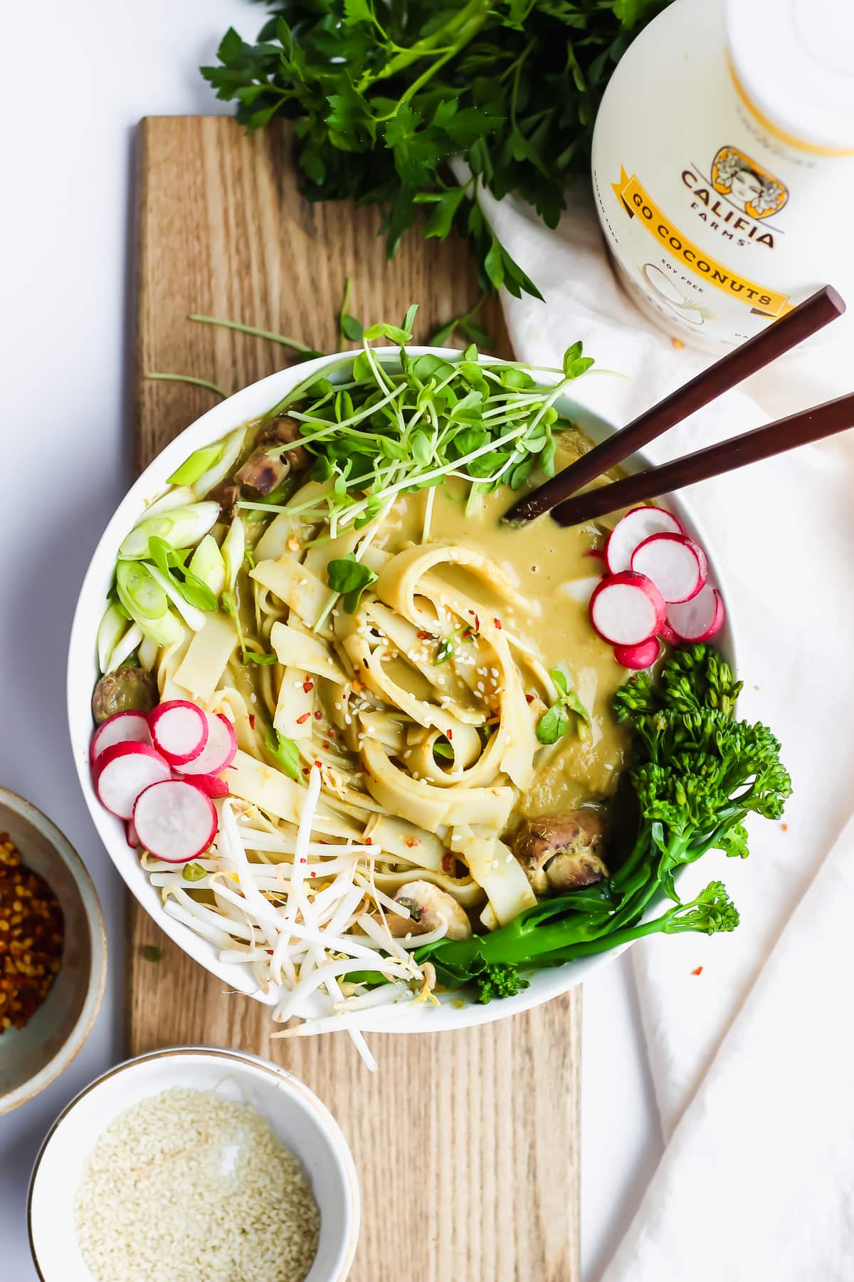 Vegan Sweet Green Curried Noodles - a quick and delicious, plant-based meal! #vegan #plantbased Vegan Sweet Green Curried Noodles