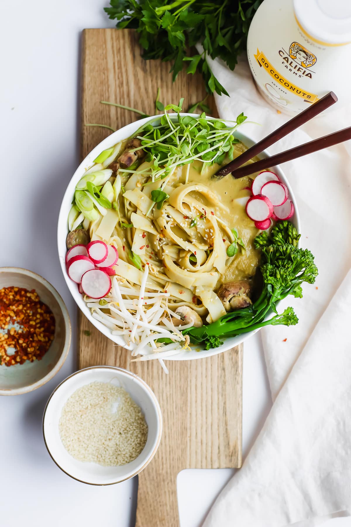 Vegan Sweet Green Curried Noodles - a quick and delicious, plant-based meal! #vegan #plantbased Vegan Sweet Green Curried Noodles