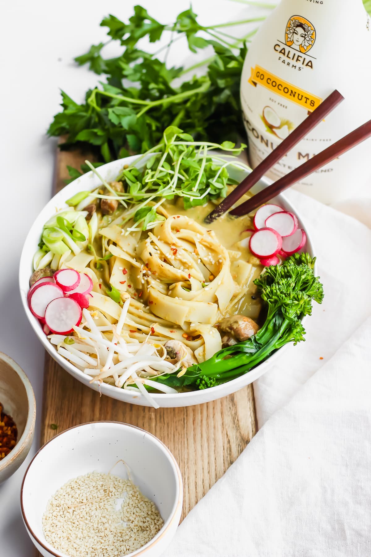 Vegan Sweet Green Curried Noodles - a quick and delicious, plant-based meal! #vegan #plantbased Vegan Sweet Green Curried Noodles