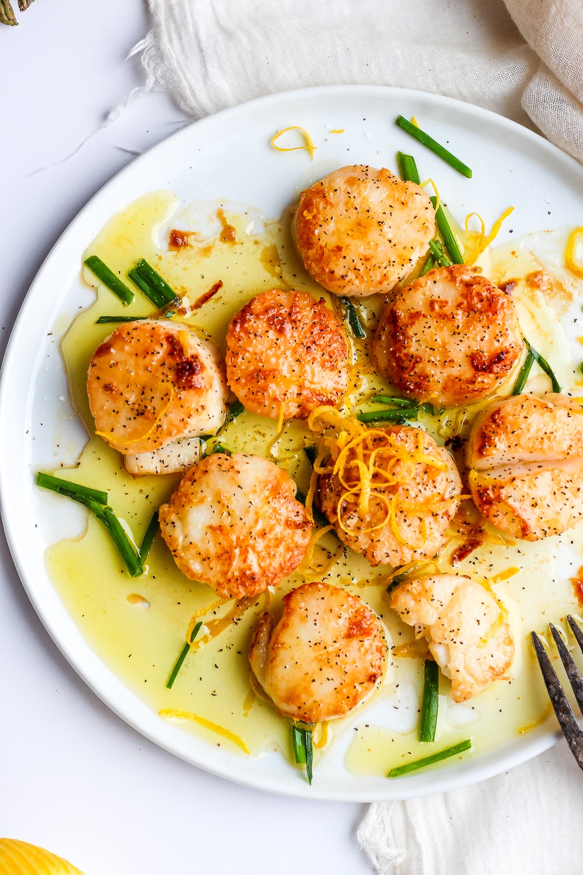 Fresh Lemon Butter Scallops - The Wooden Skillet