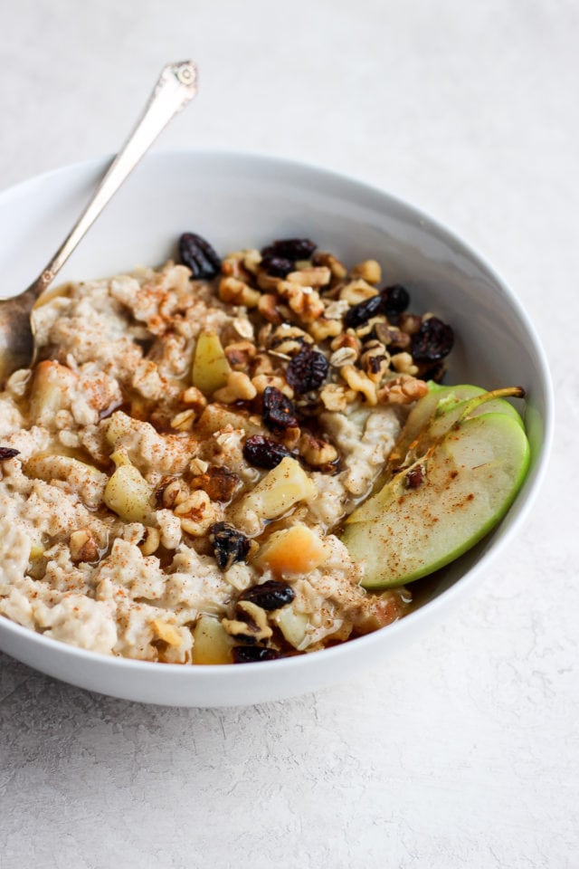Creamy and Delicious Apple Pie Oatmeal 