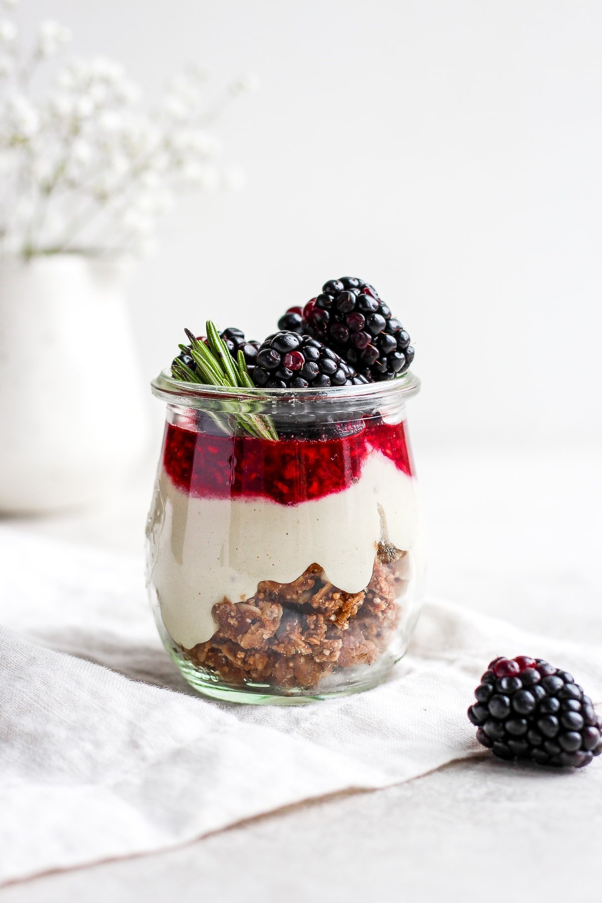 The best recipe for vegan cheesecake in a jar.