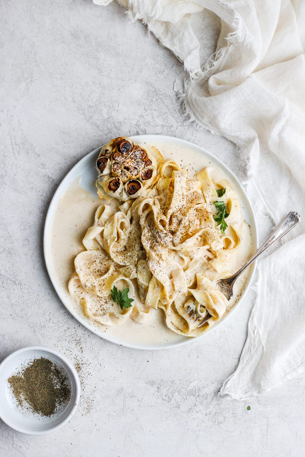 Vegan Roasted Garlic Alfredo Sauce 