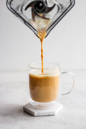Creamy Maple Oat Milk Latte - a simple, sweet morning treat! (Vegan + Dairy-Free) #oatmilk #oatmilkrecipes #coldbrewrecipes #veganrecipes #breakfast #maplesyrup #mapleoatlatte #latte