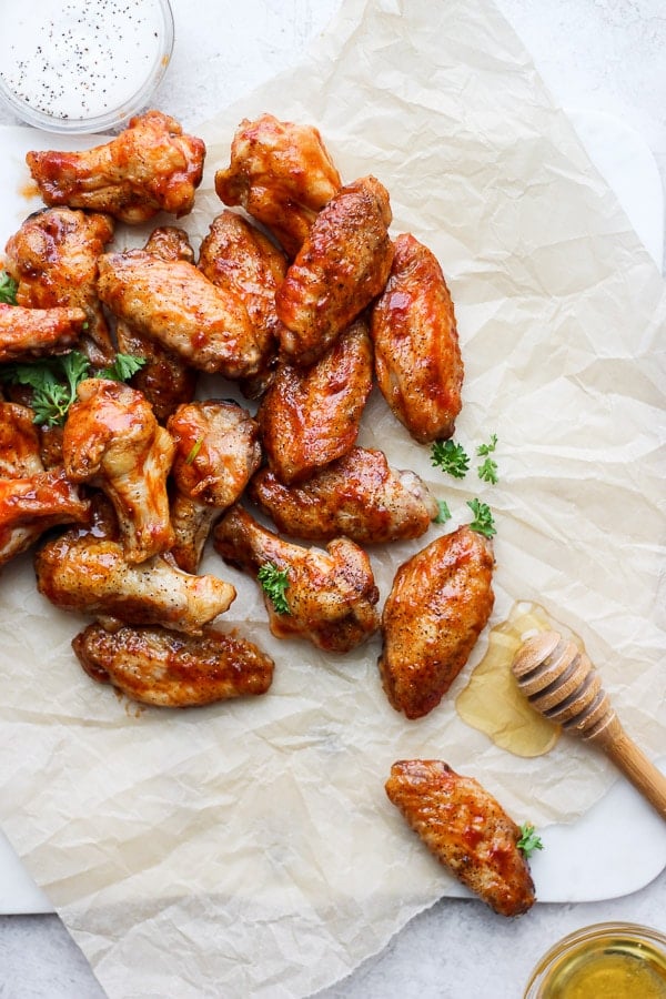 Honey BBQ Wings - easy, delicious and perfect for game day!!! (Paleo + GF + DF) #honeybbqwings #bbqwings #gamedayrecipes #bakedwings #paleorecipes