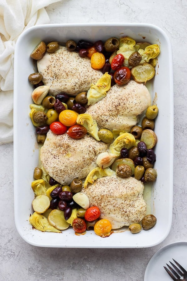 Easy Weeknight Greek Chicken Bake - a one-pan dinner that you will want to make again and again! (Whole30 + DF + GF) #greekchicken #bakedgreekchicken #greekchickenbake #onepanmeals #sheetpanmeals #whole30dinner #healthychickendinner