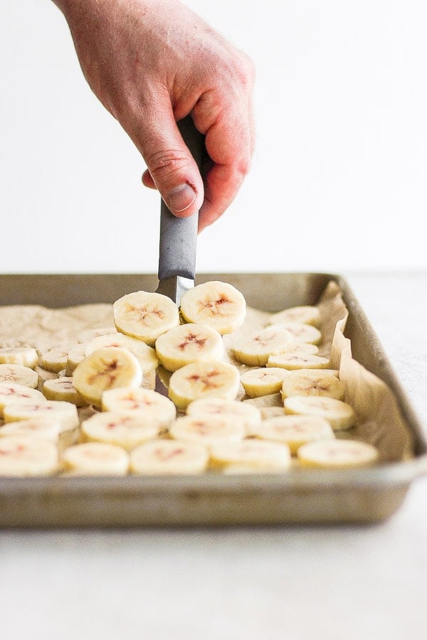 How to easily freeze bananas.