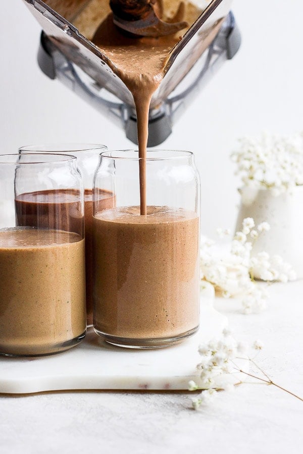 Chocolate Banana Smoothie -  extra thick and delicious this is going to be your new favorite smoothie! (Dairy-Free + GF) #healthysmoothierecipes #smoothierecipeshealthy #chocolatebananasmoothie #chocolatesmoothiehealthy #dairyfreesmoothie 