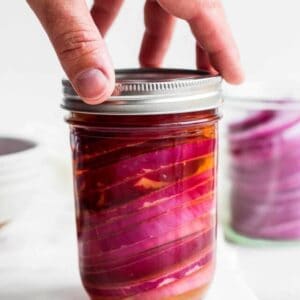 cropped-quick-pickled-onion-recipe-8.jpg