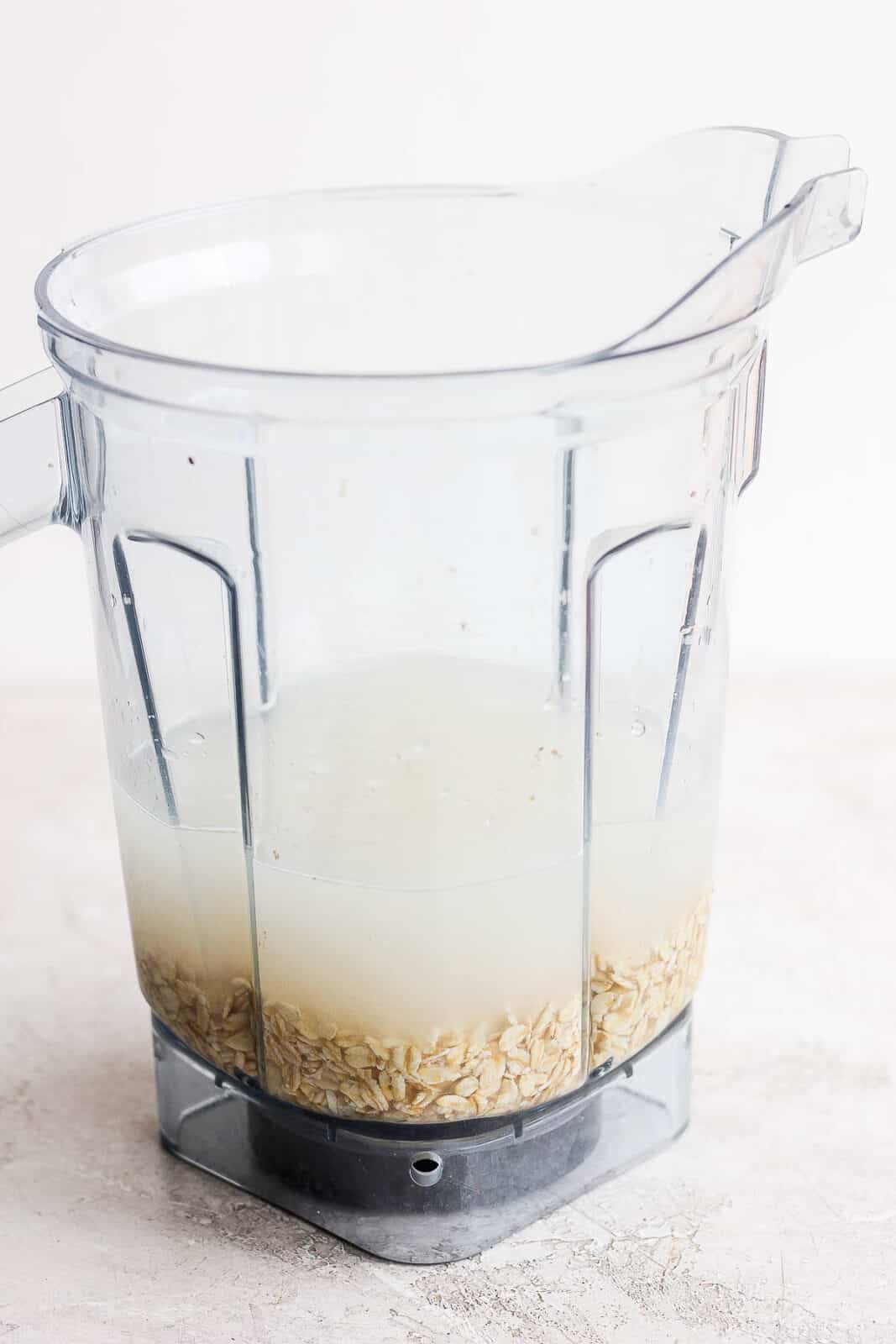 Rolled oats and cold water in a blender.