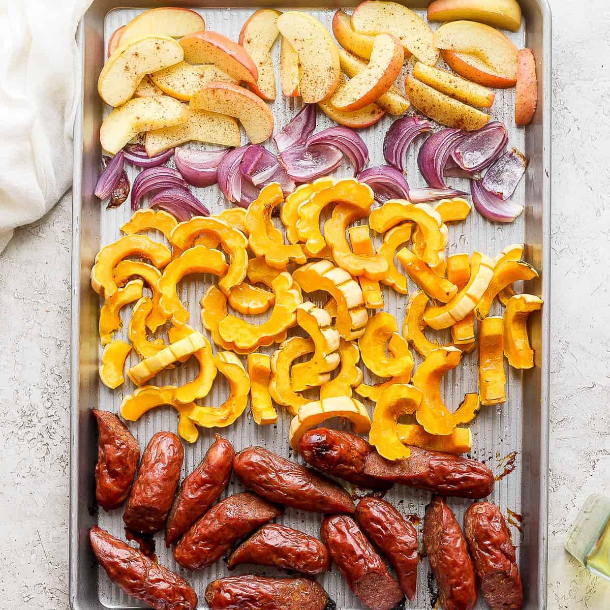 https://thewoodenskillet.com/wp-content/uploads/2021/09/sausage-sheet-pan-dinner-recipe-2.jpg