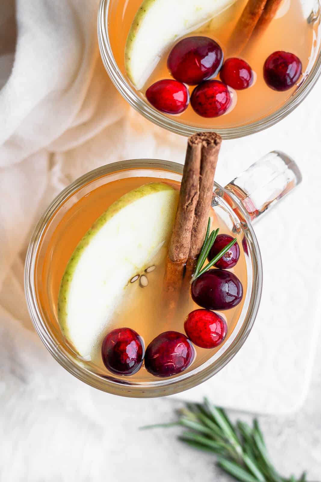 https://thewoodenskillet.com/wp-content/uploads/2021/12/spiked-apple-cider-recipe-7-1067x1600.jpg