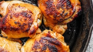 https://thewoodenskillet.com/wp-content/uploads/2022/02/cast-iron-chicken-thigh-recipe-1-320x180.jpg