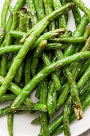 Plate of air fryer green beans.