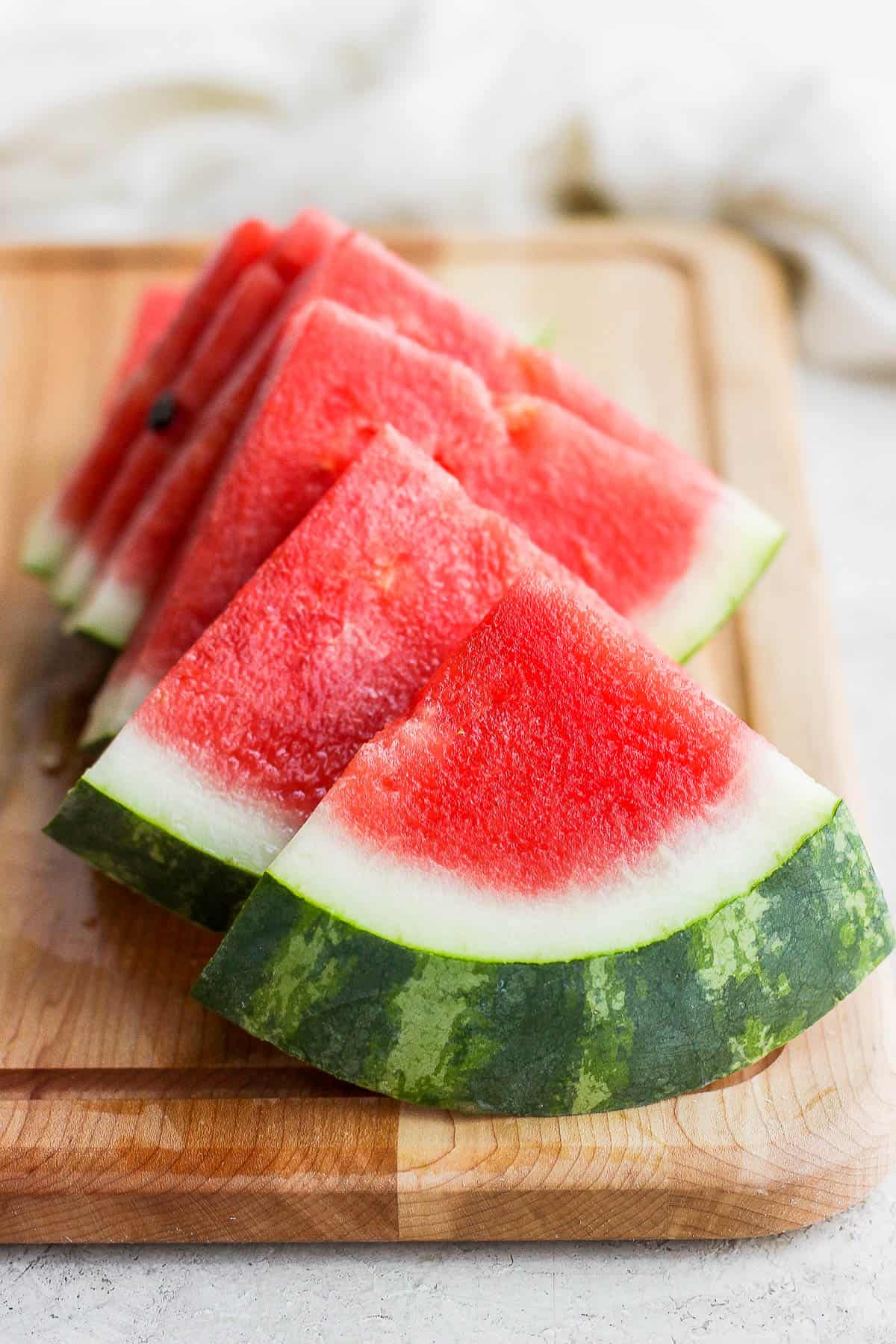 How to easily cut a watermelon (cubes, sticks, & triangle slices).