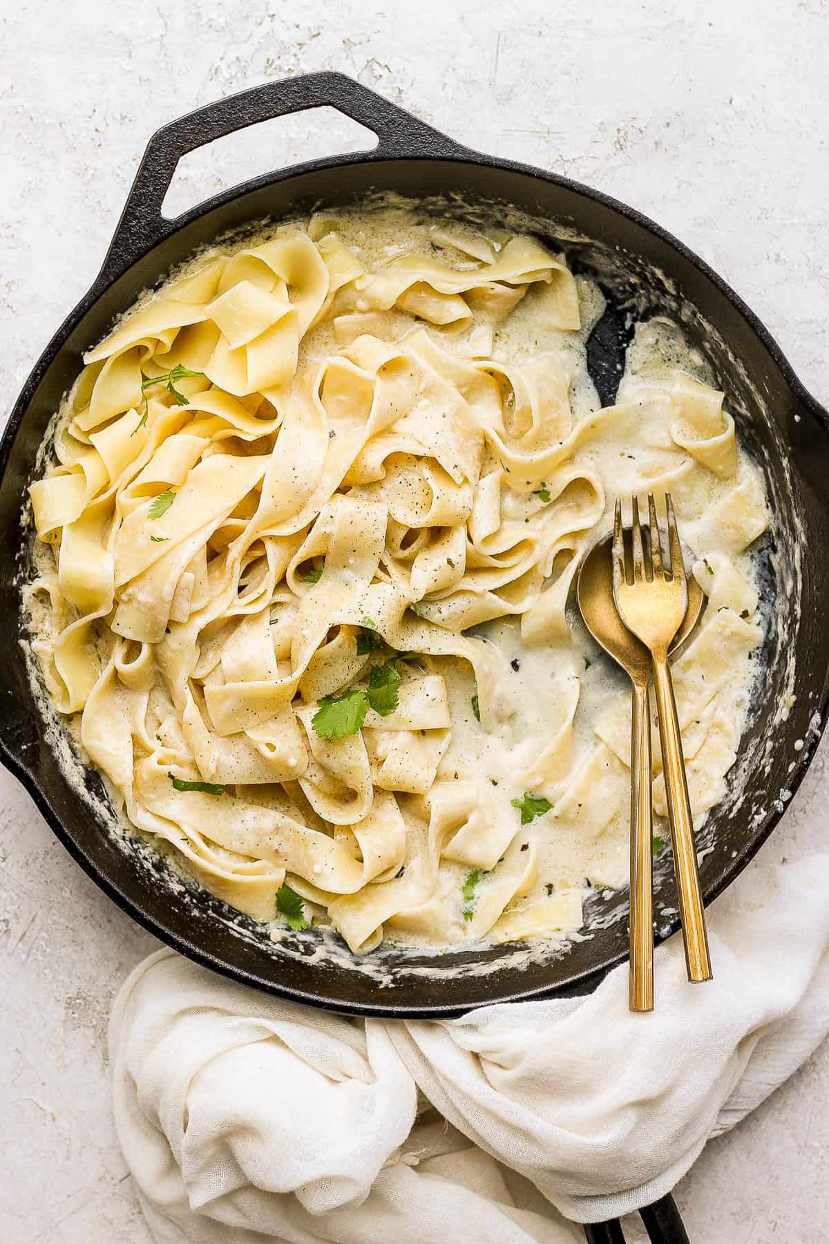 An easy homemade alfredo sauce recipe.