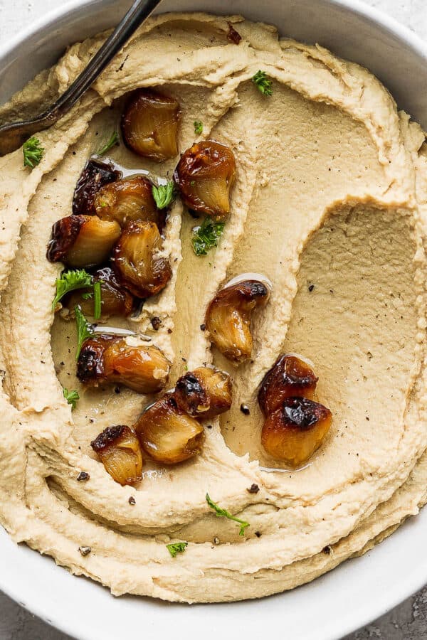 The best roasted garlic hummus recipe.