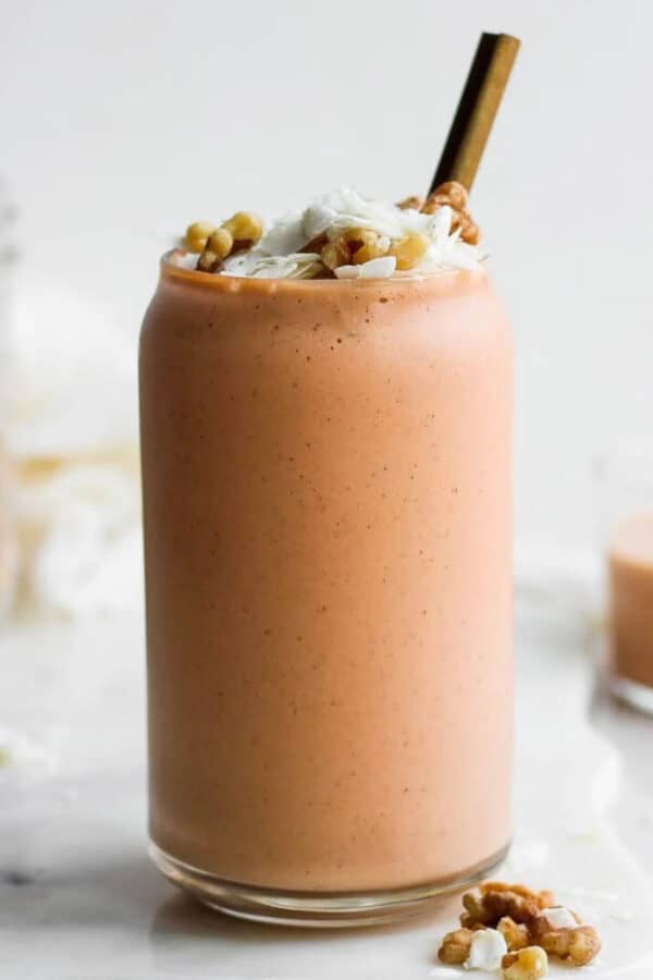 A delicious carrot cake smoothie recipe.