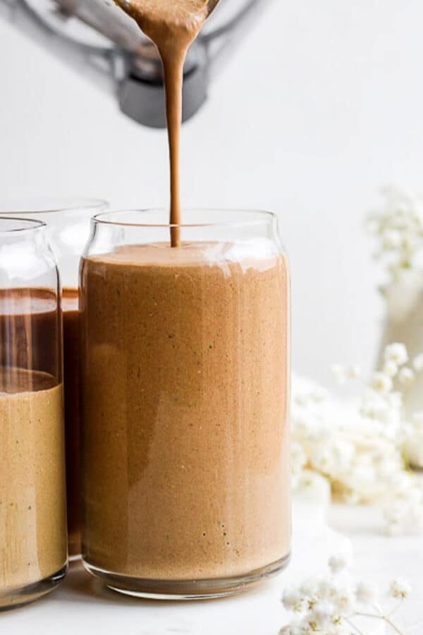 A creamy chocolate banana smoothie recipe.