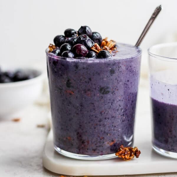 A delicious blueberry banana smoothie recipe.