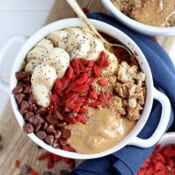 The best recipe for an easy oatmeal bowl.