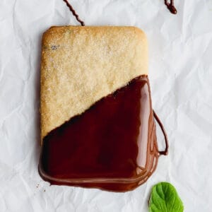 The best recipe for vegan shortbread cookies.