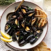 The best recipe for mussels in white wine sauce.