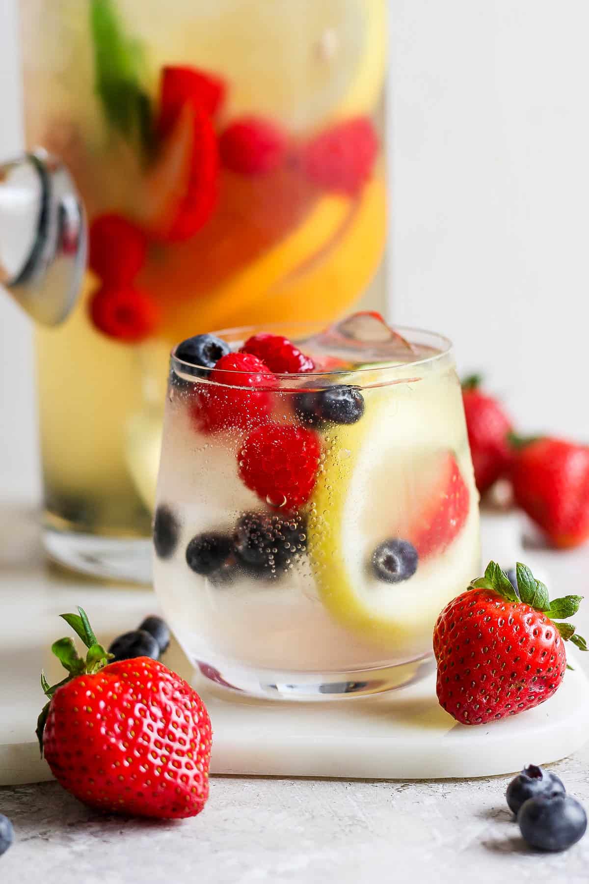 The best white wine sangria recipe.