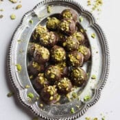 The best recipe for paleo Christmas truffles.