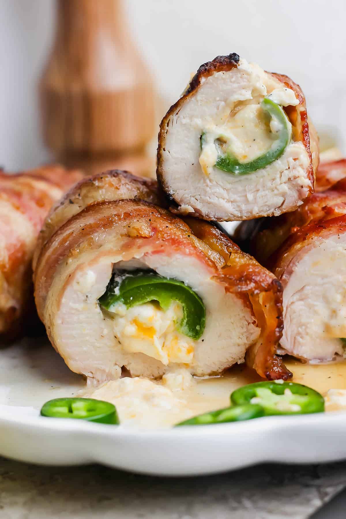 The best recipe for jalapeno popper chicken on the grill.