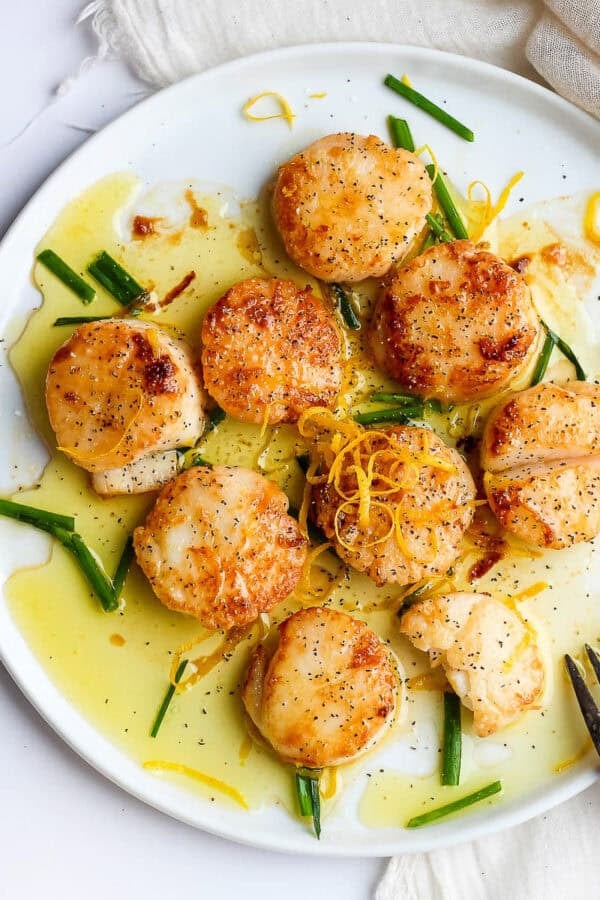 The best recipe for lemon butter scallops.